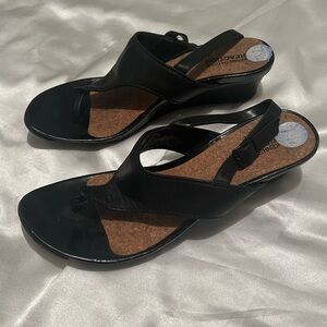 Kenneth Cole sandals